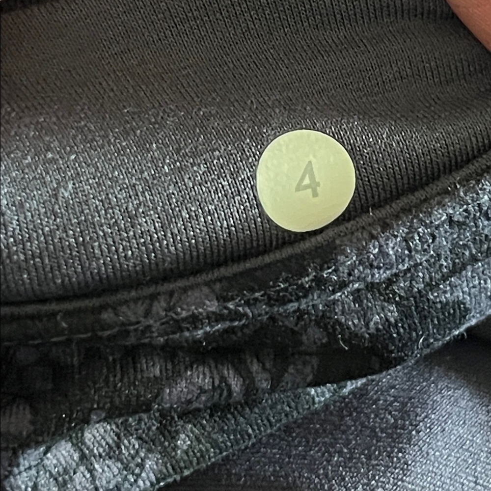 EUC Lululemon Size 4 Leggings with Purple and Black Design - Picture 7 of 7